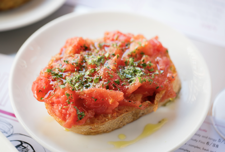 Pan con tomate dish